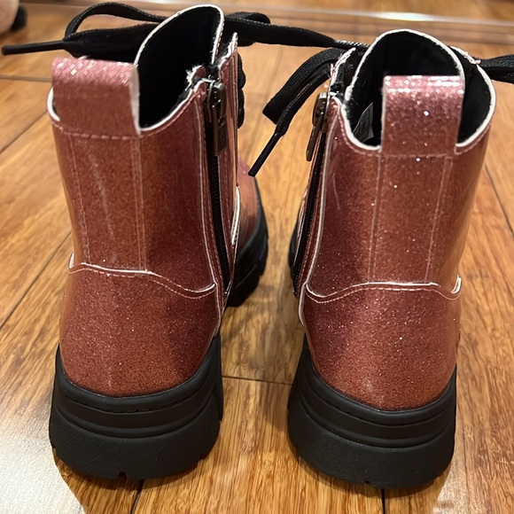 Girls Ugg boots - Picture 6 of 7